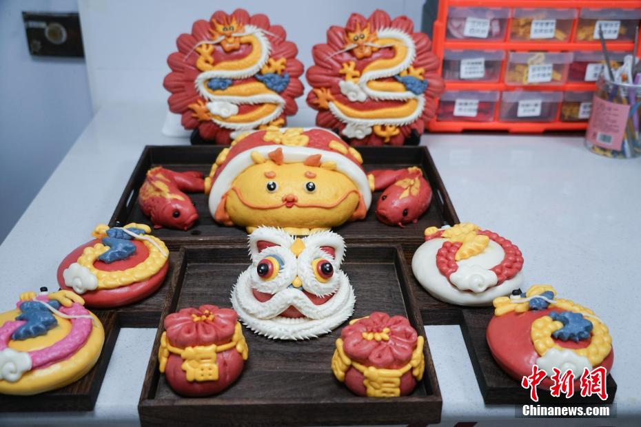 干支の「竜」にちなんだ飾り蒸しパン 青海省西寧 干支の「竜」にちなんだ飾り蒸しパン 青海省西寧