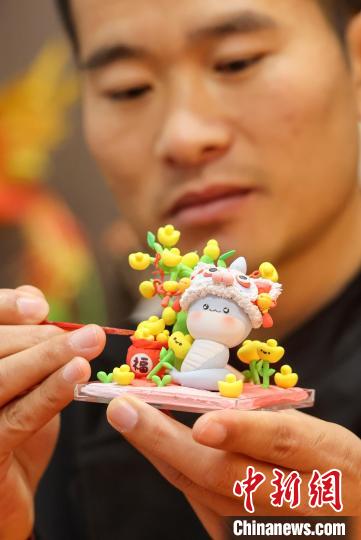 干支の「蛇」モチーフの無形文化遺産「麺塑」 山東省臨沂